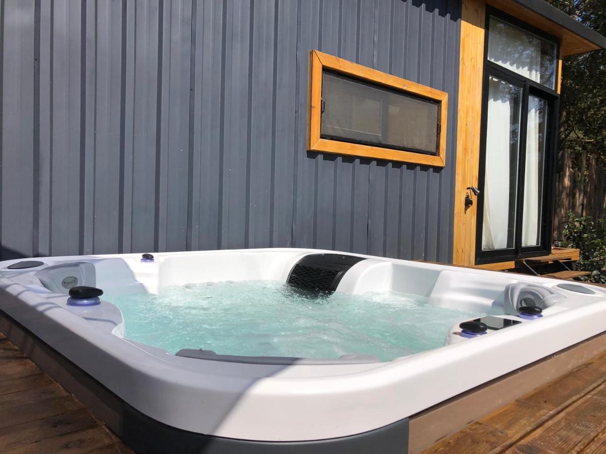 Tiny House Kayakoey Kumquat Hotel Bagian luar foto