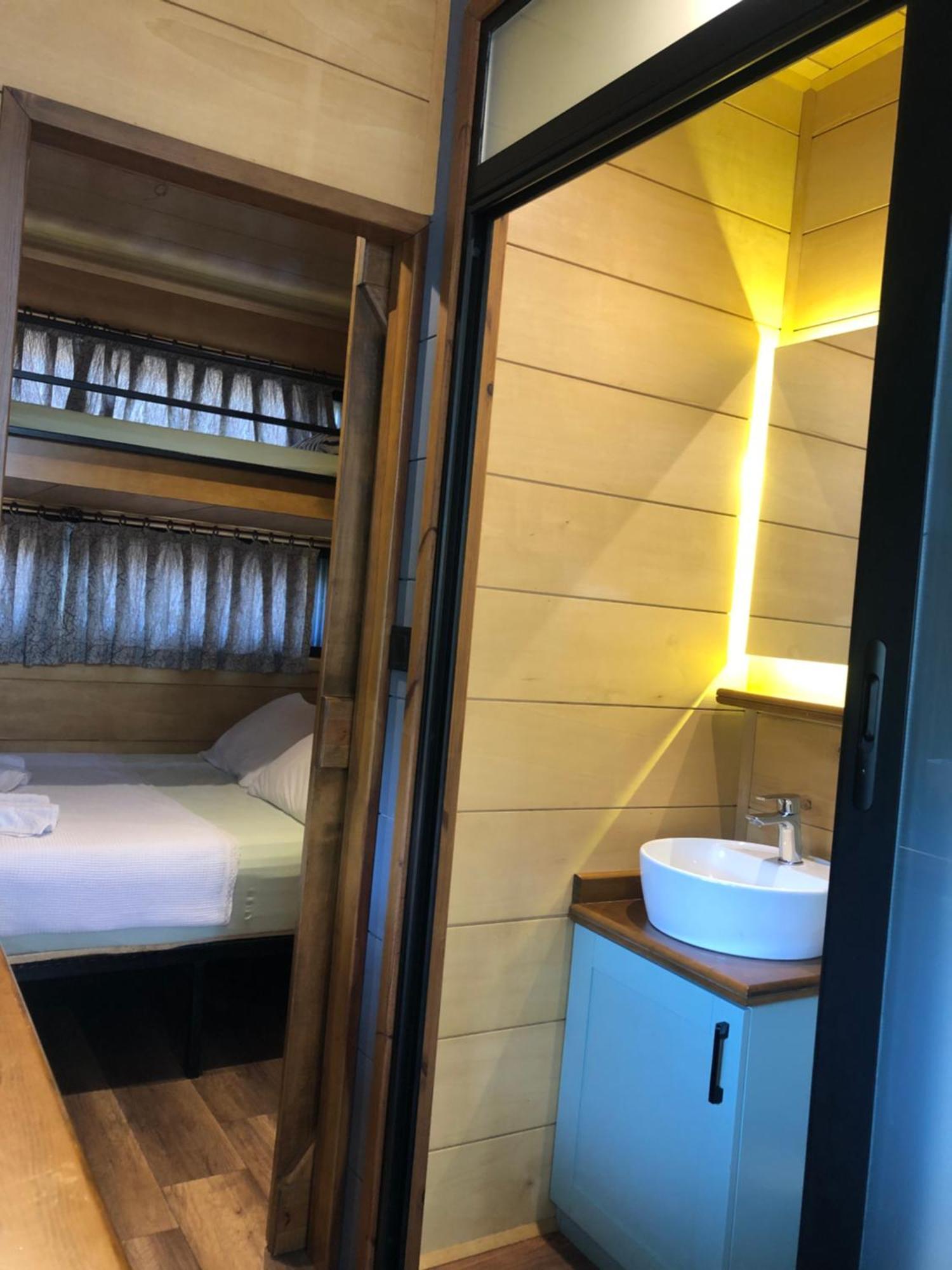 Tiny House Kayakoey Kumquat Hotel Bagian luar foto